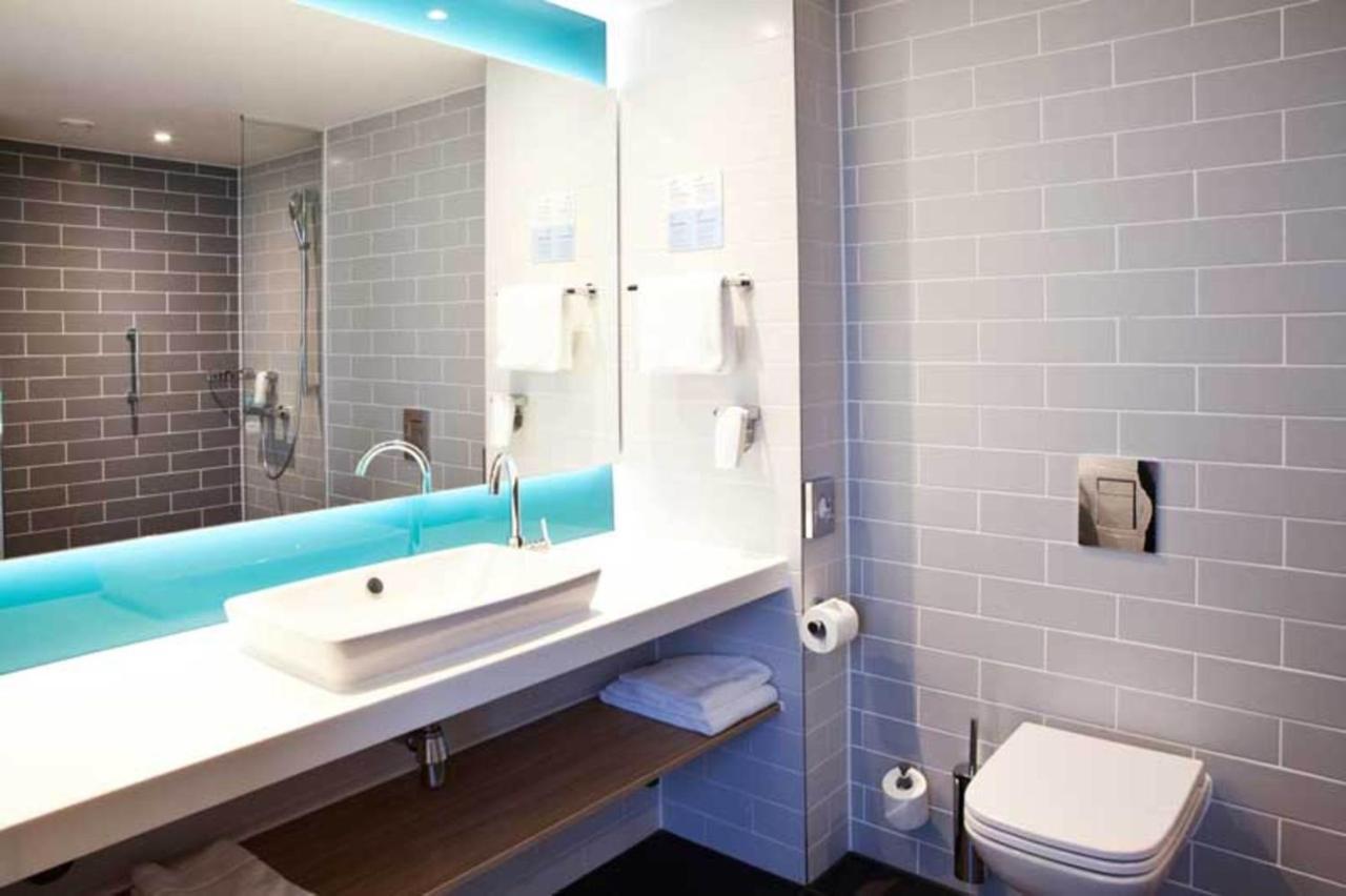 Holiday Inn Express & Suites - Basel - Allschwil By Ihg Extérieur photo