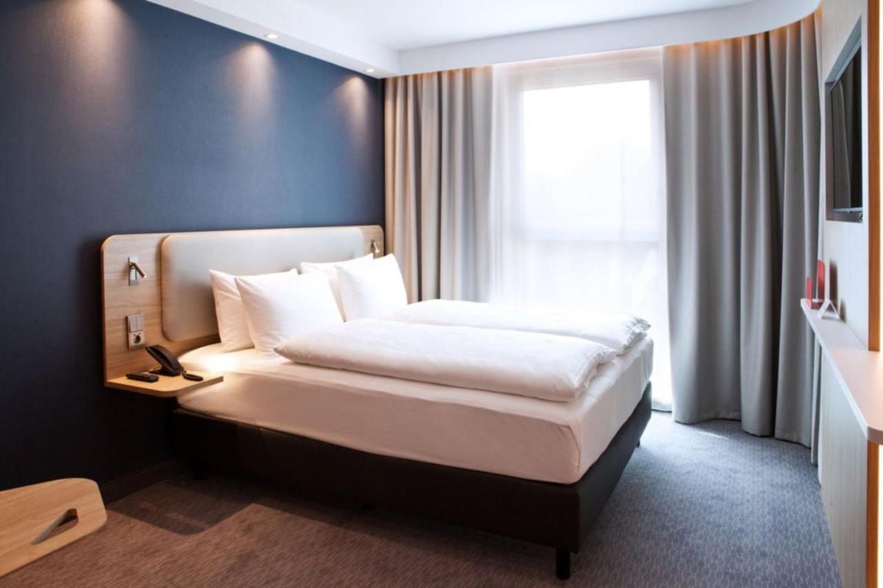 Holiday Inn Express & Suites - Basel - Allschwil By Ihg Extérieur photo