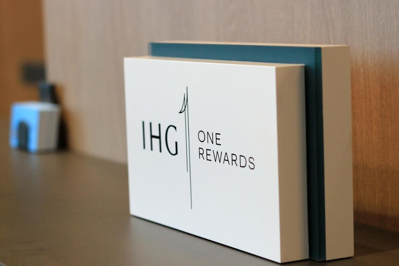 Holiday Inn Express & Suites - Basel - Allschwil By Ihg Extérieur photo