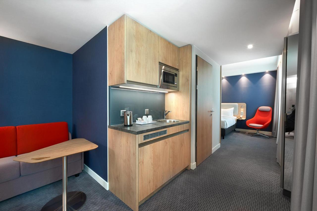 Holiday Inn Express & Suites - Basel - Allschwil By Ihg Extérieur photo