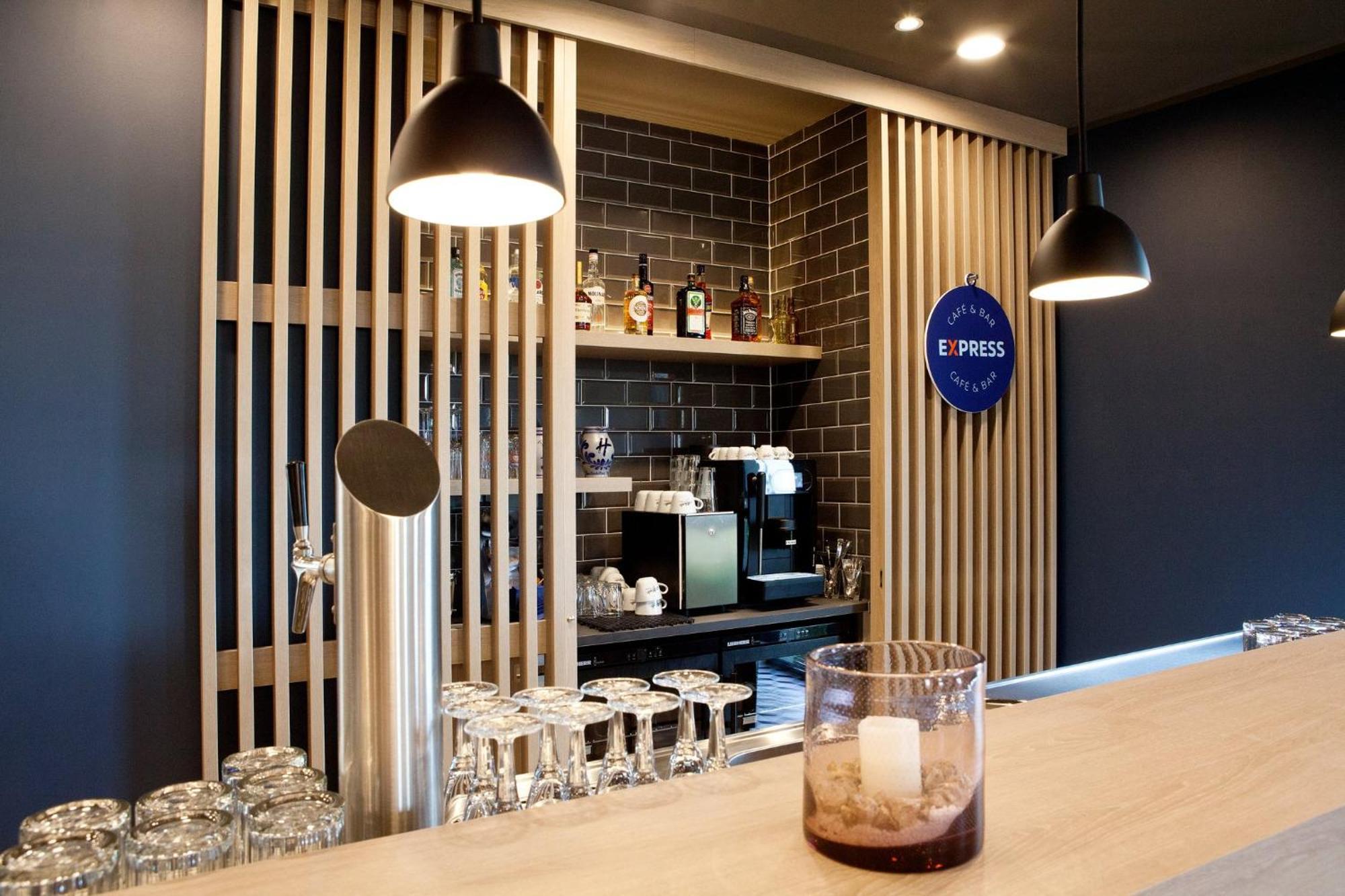 Holiday Inn Express & Suites - Basel - Allschwil By Ihg Extérieur photo
