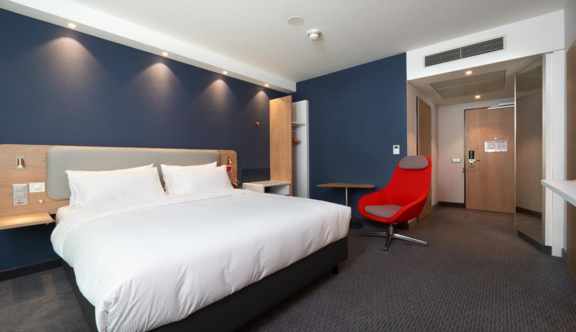 Holiday Inn Express & Suites - Basel - Allschwil By Ihg Extérieur photo