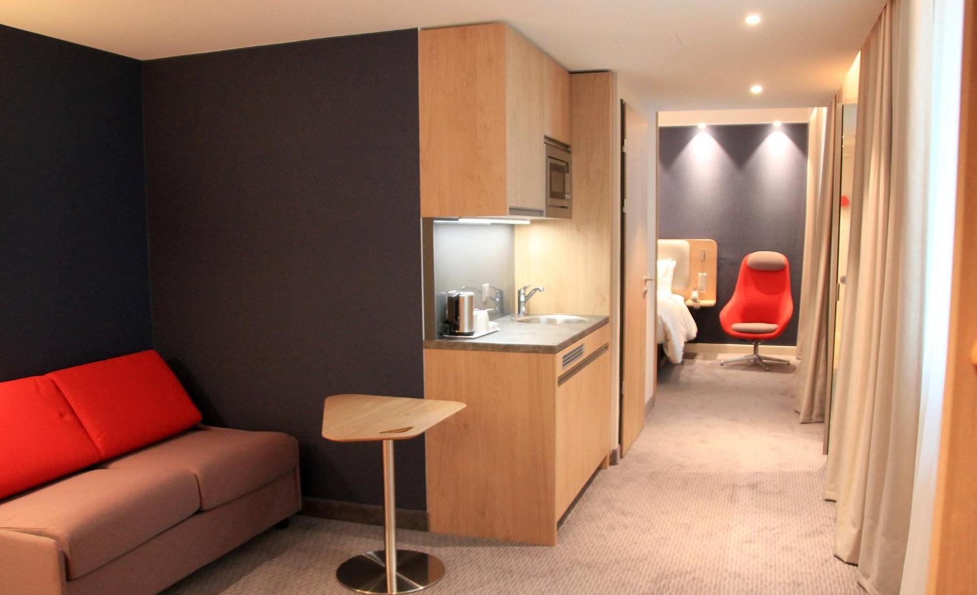 Holiday Inn Express & Suites - Basel - Allschwil By Ihg Extérieur photo