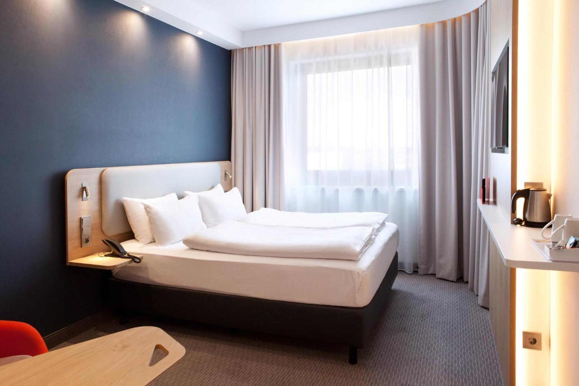 Holiday Inn Express & Suites - Basel - Allschwil By Ihg Extérieur photo